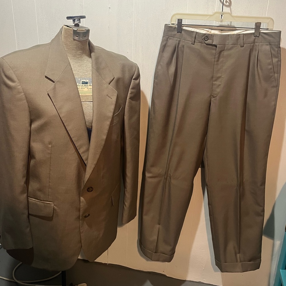 Kilburne & Finch Designer suit~ ~STORE WIDE PRICE REDUCTION~New items here